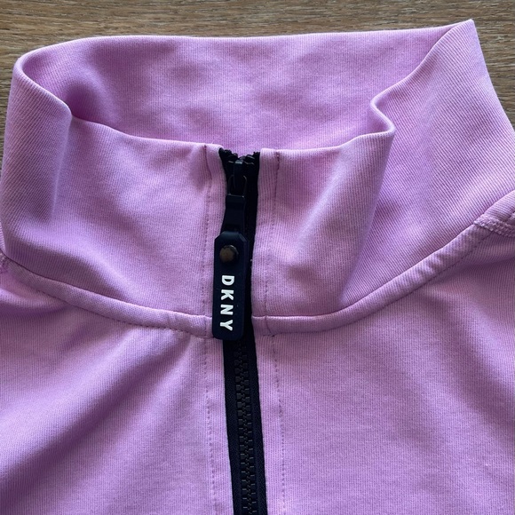 DKNY - Picture 5 of 11